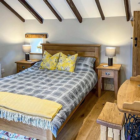 Johnsons Cottage - Uk39727 Taddington Bagian luar foto